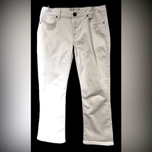 Cabi capri’s woman’s size 32” waist